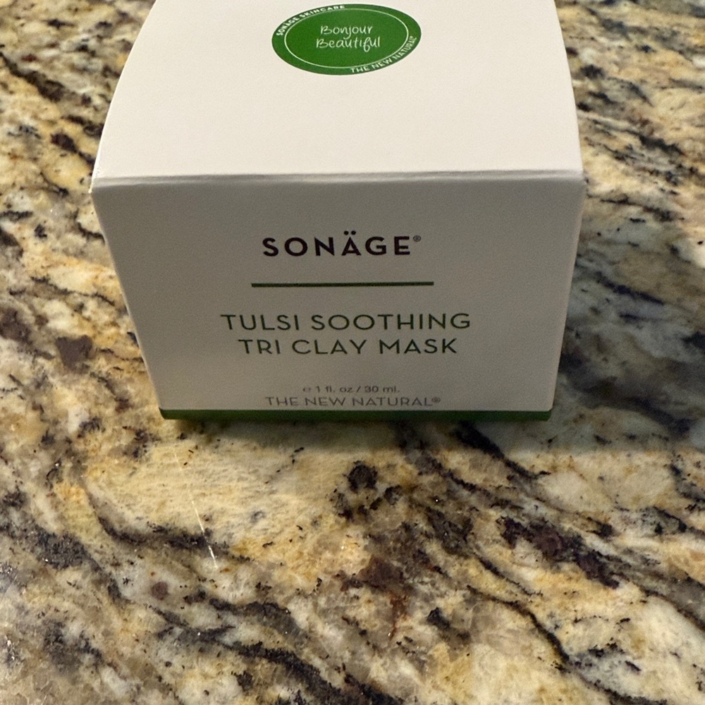Sonäge Tulsi Soothing Tri Clay Mask - White and Green